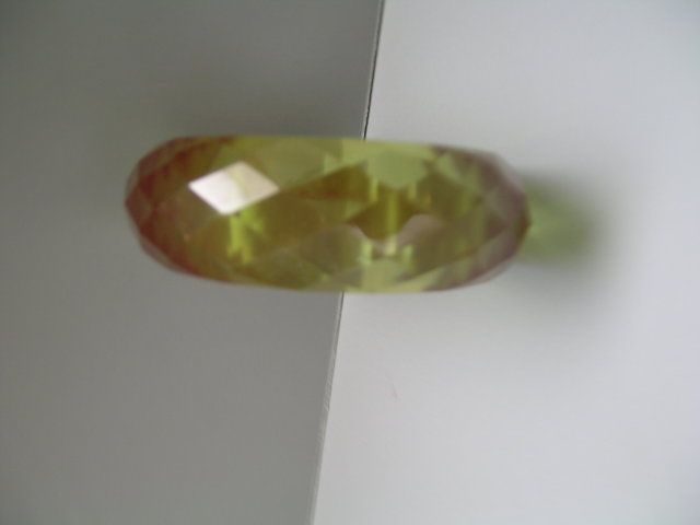 Bakelite Vintage Chunky Diamond Cut Applejuice