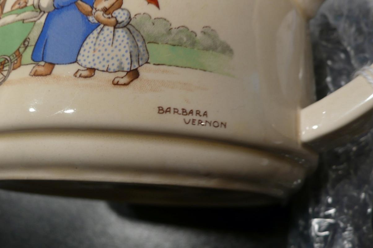 Royal Doulton intage Bunnykins Teapot