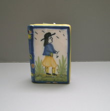 Quimper Snuff Book