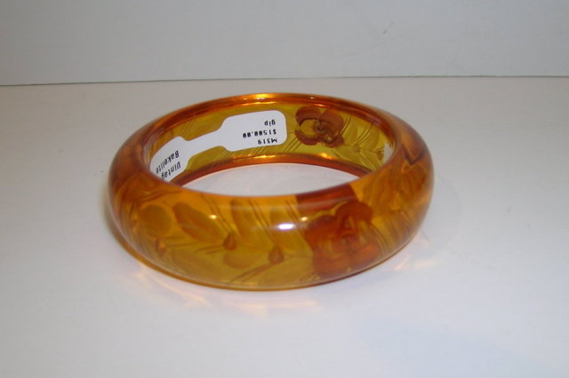 Bakelite Vintage Applejuice Reversed Carved