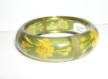 Bakelite Vintage Applejuice Reversed Carved