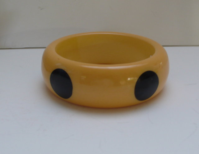 Bakelite Vintage 6 Dot Black/Banana Bangle