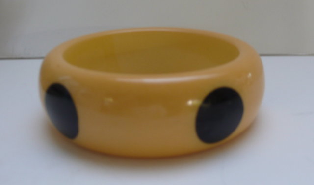 Bakelite Vintage 6 Dot Black/Banana Bangle