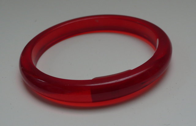 Bakelite Vintage cherry red bangle