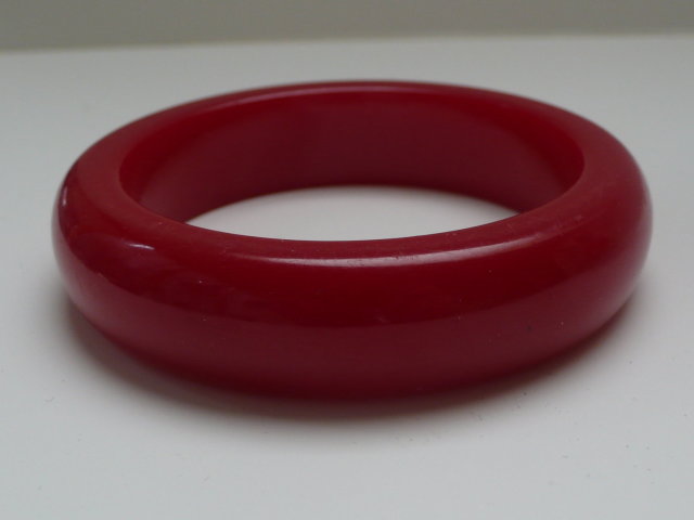 Bakelite Vintage Red Chunky Bangle
