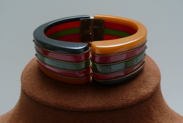 Bakelite Vintage Philadelphia Style Hinged