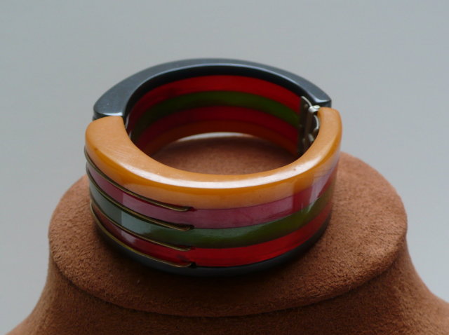 Bakelite Vintage Philadelphia Style Hinged