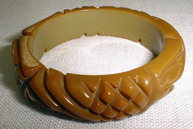 Bakelite (15) Bangle carmel carved