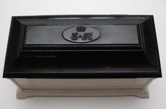 Bakelite English Commemorative Jewelry Box