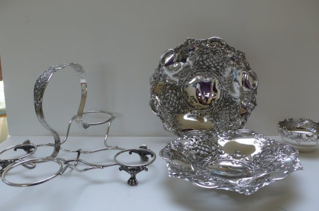 Victorian Silverplate Stawberry Serving Set