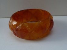 Bakelite Vintage Butterscotch Quilted Bangle