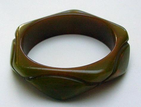 Bakelite marbelized green bracelet