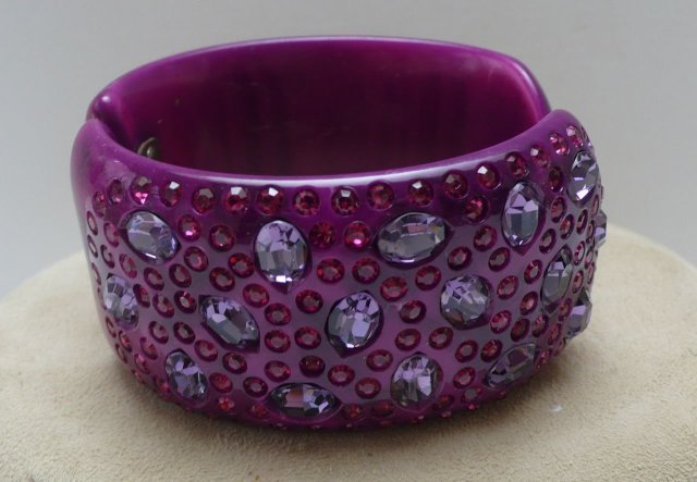 Lucite Fuchsia Rhinestone Hinged Bangle