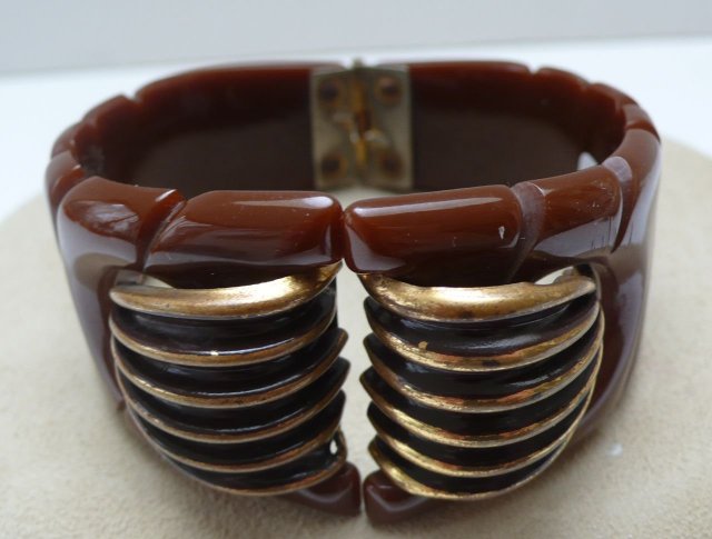 Bakelite & Metal Brown Hinged Bangle