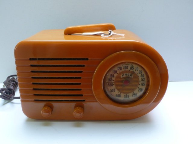 Bakelite Fada Butterscotch Radio