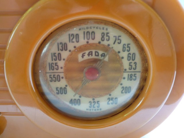 Bakelite Fada Butterscotch Radio