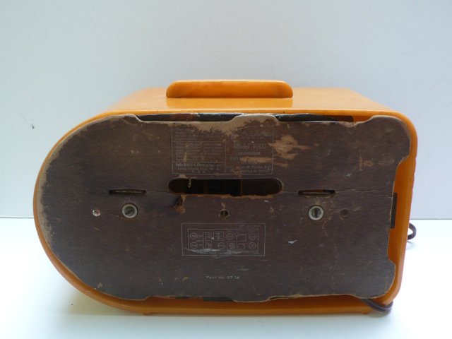 Bakelite Fada Butterscotch Radio