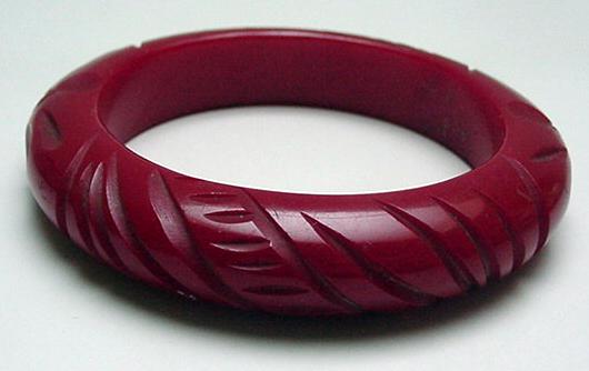 Bakelite Red Carved Chunky Bangle