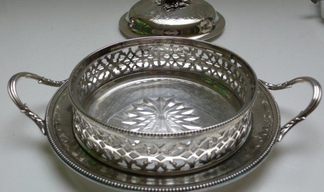 Victorian Silver Plate Round Butter Dish/glass liner
