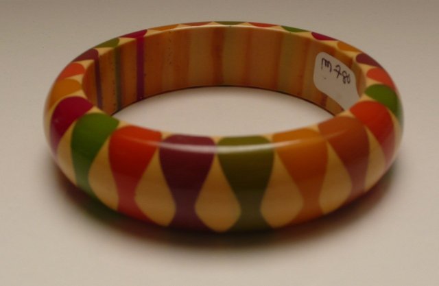 Bakelite Vintage Multicolor Bow Tie Bangle