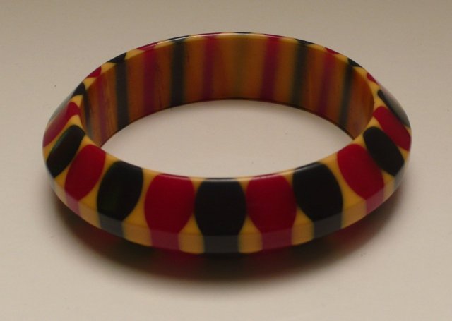 Bakelite Vintage Red and Blue Bow Tie Bangle