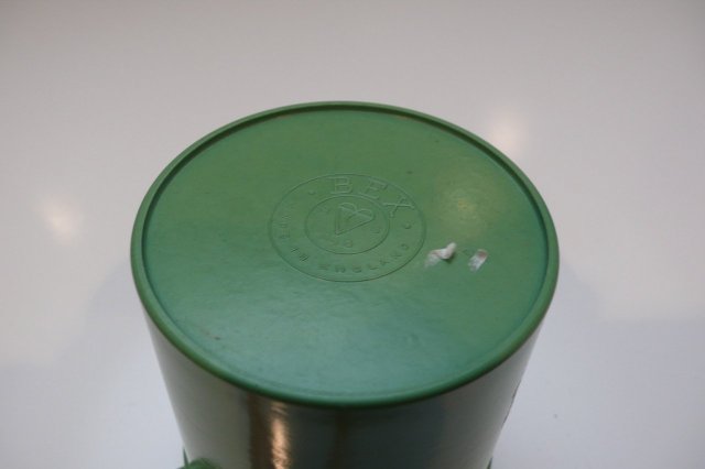 Bakelite Vintage Set of Stacking Green Measuring Cups