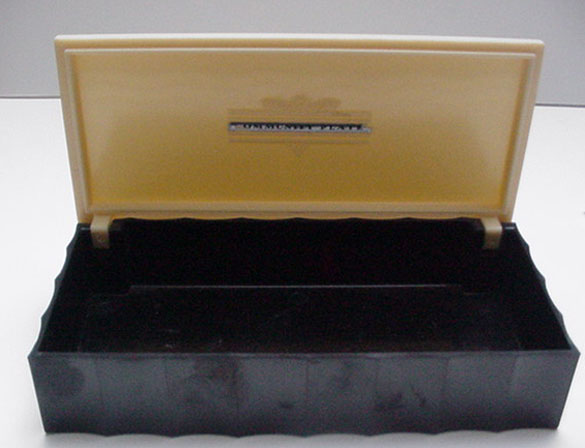 Elo Bakelite Community Plate Box