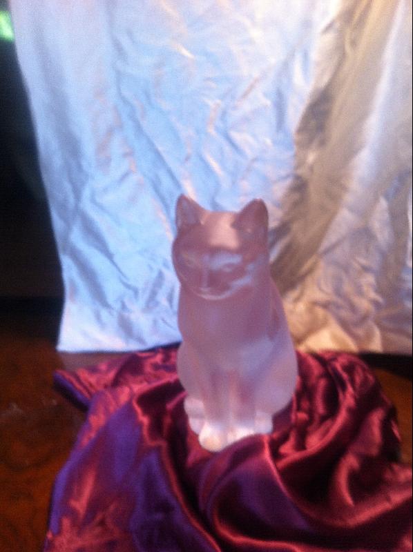lalique sitting cat