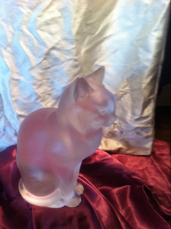 lalique sitting cat