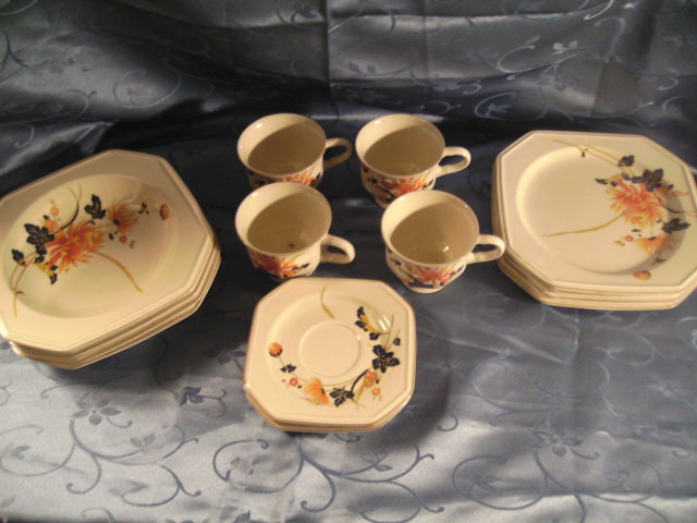 Mikasa Dinner Plates - Majestic Pattern