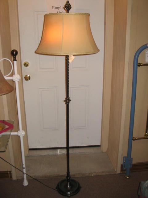Vintage 2-Light Floor Lamp