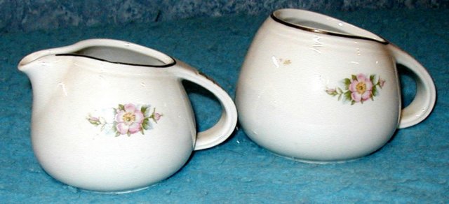Cream and Sugar B2903