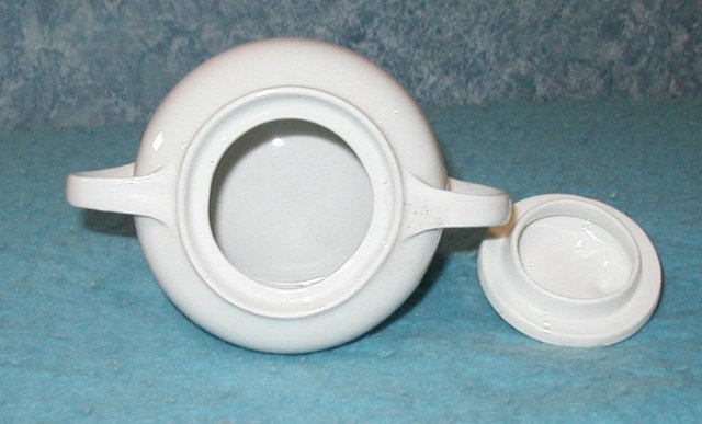 Sugar Bowl with Lid B2904