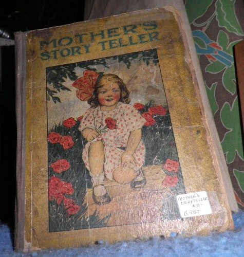 Book - Mother's Story Teller B4812