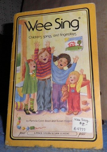 Book - Wee Sing B4777
