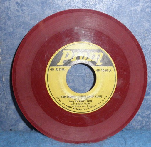 Record 78 rpm I Saw Mommy Kissing Santa Claus B4984