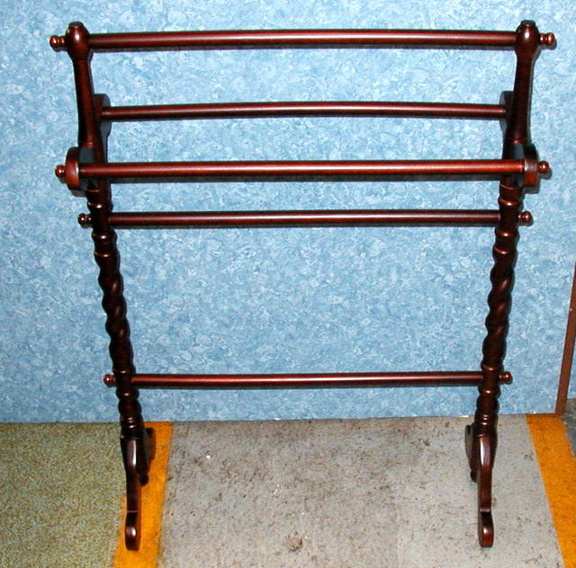 Quilt Rack -Twisted Solid Mahogany