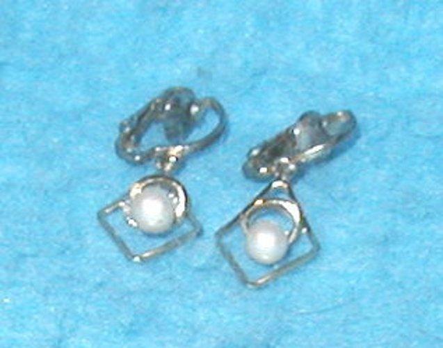 Earrings - Heart with Pearl