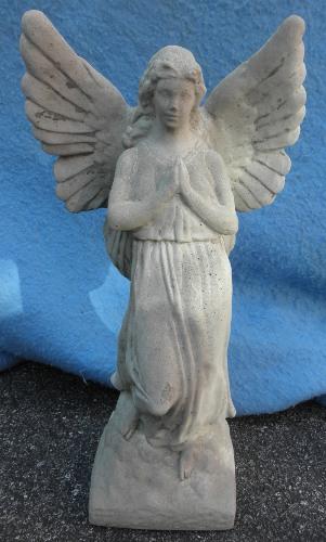 Statue Praying Angel