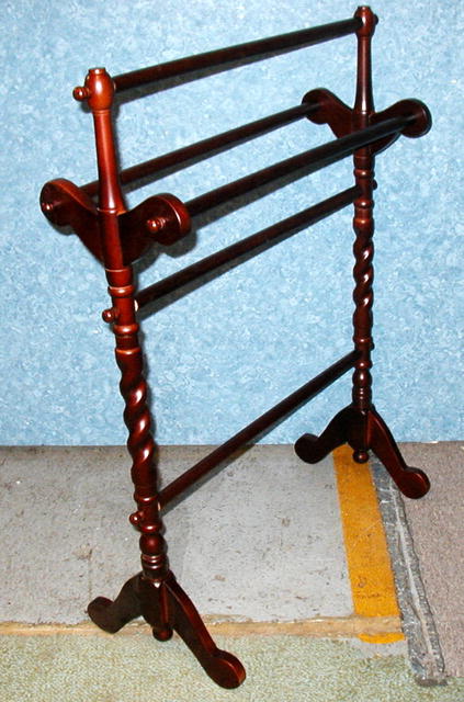 Solid Mahogany Twisted Quilt Rack
