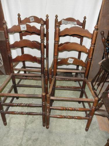 B3383 Vintage/Antique Set of 4 Latter Back Chairs