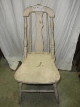 B5397 Vintage/Antique Solid chair painted off white