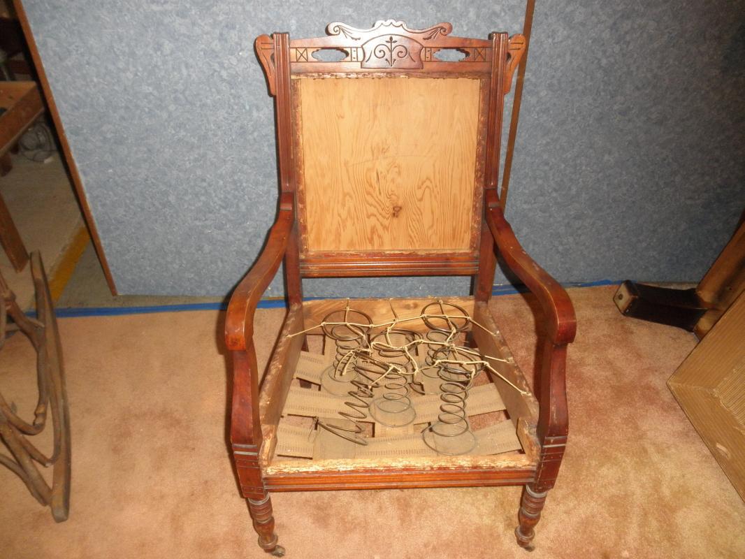 B5400 Vintage Collectable Victorian Armed Chair