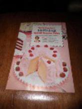 Betty Crocker's Softasilk Cakes Cookbook B4575