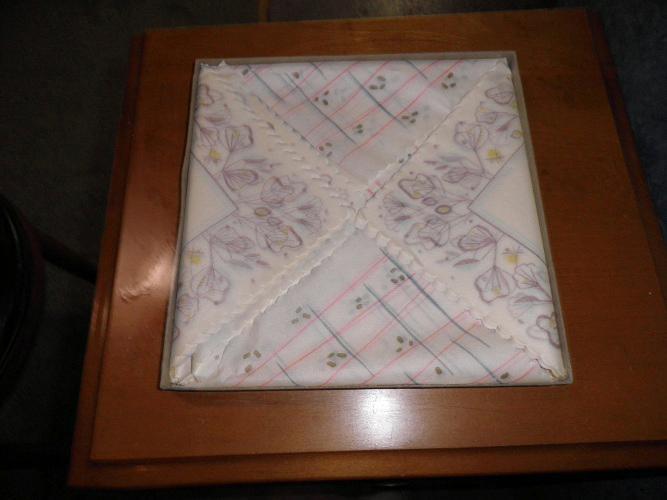 Dainty Imported Napkins And Box B4660
