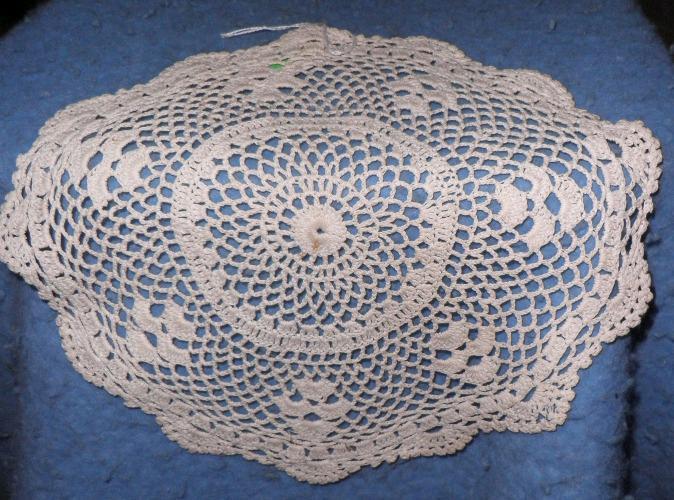 Doily - Ecru - Crochet - Delicate B4695