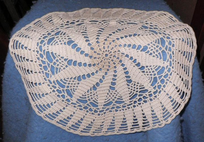 Doily - Large - Round - Ecru - Crochet B4696