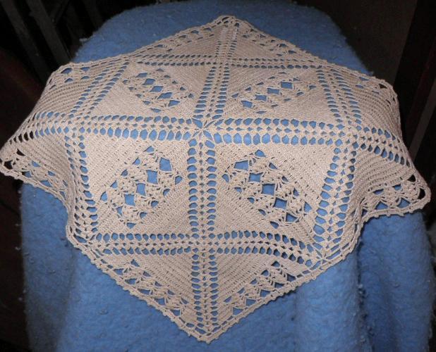 Doily - Square - Crochet - Ecru B4688