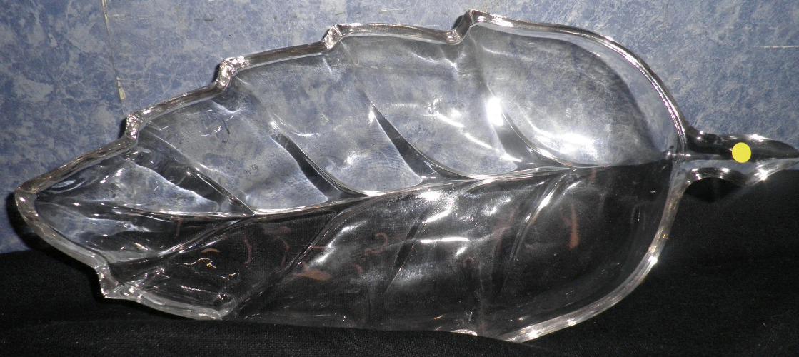 Glass Dish Leaf Pattern F460