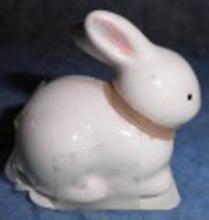 Small Ceramic Bunny B4620